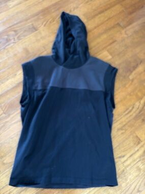 lululemon athletica Men's Black Sleeveless Hooded Tank